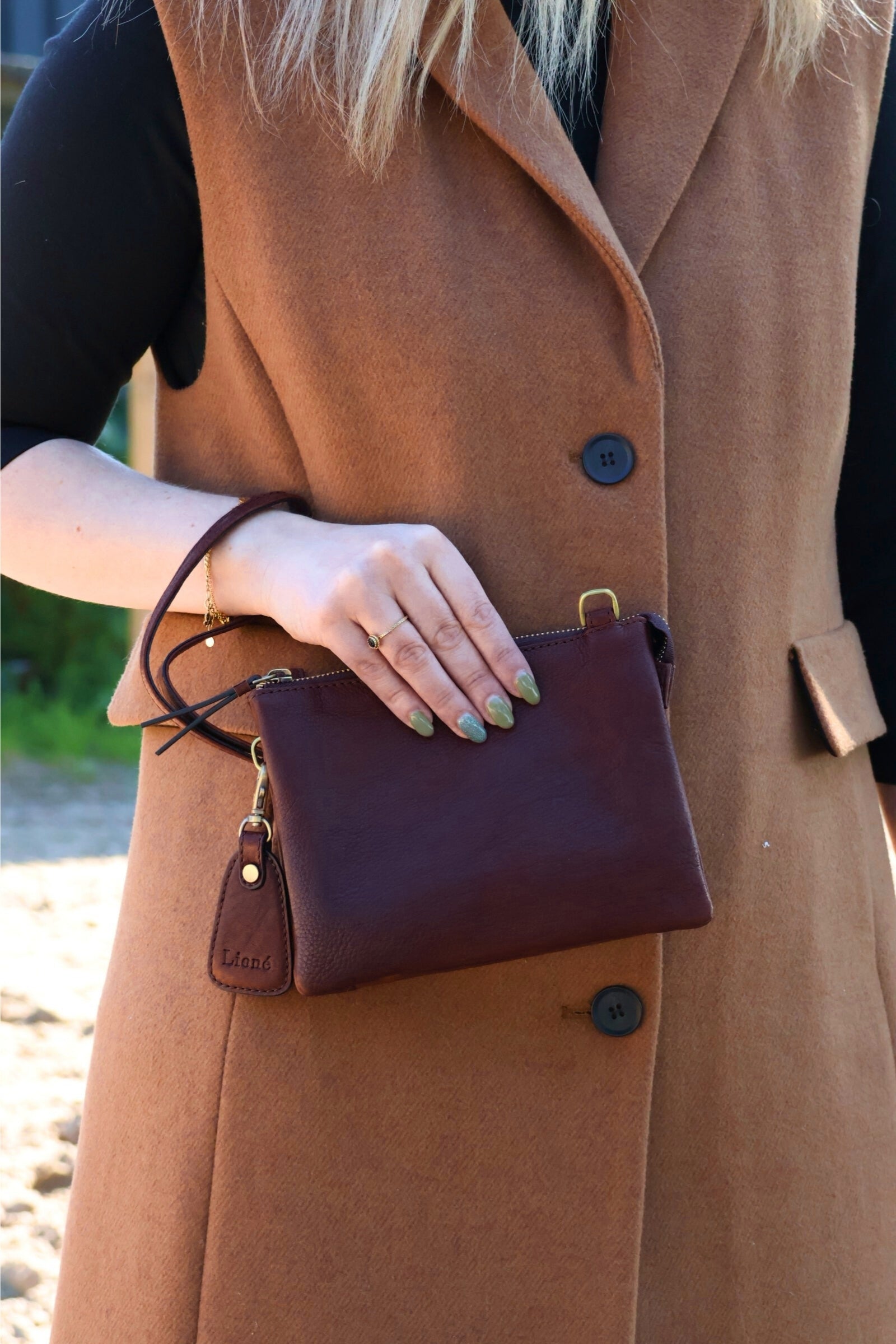 Leren Telefoontasje Donker Bruin Evie - Lioné - Lioné